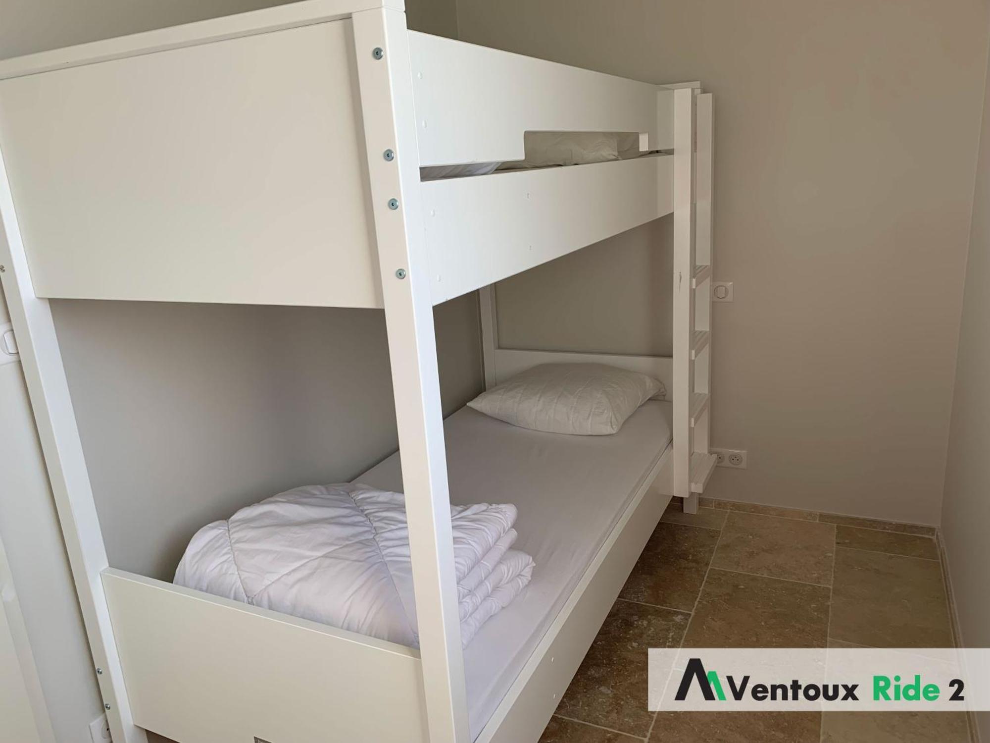 Ventoux Ride Apartment Malaucène Стая снимка