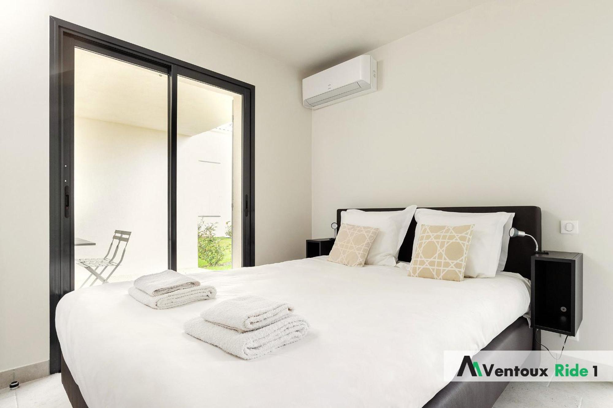 Ventoux Ride Apartment Malaucène Стая снимка
