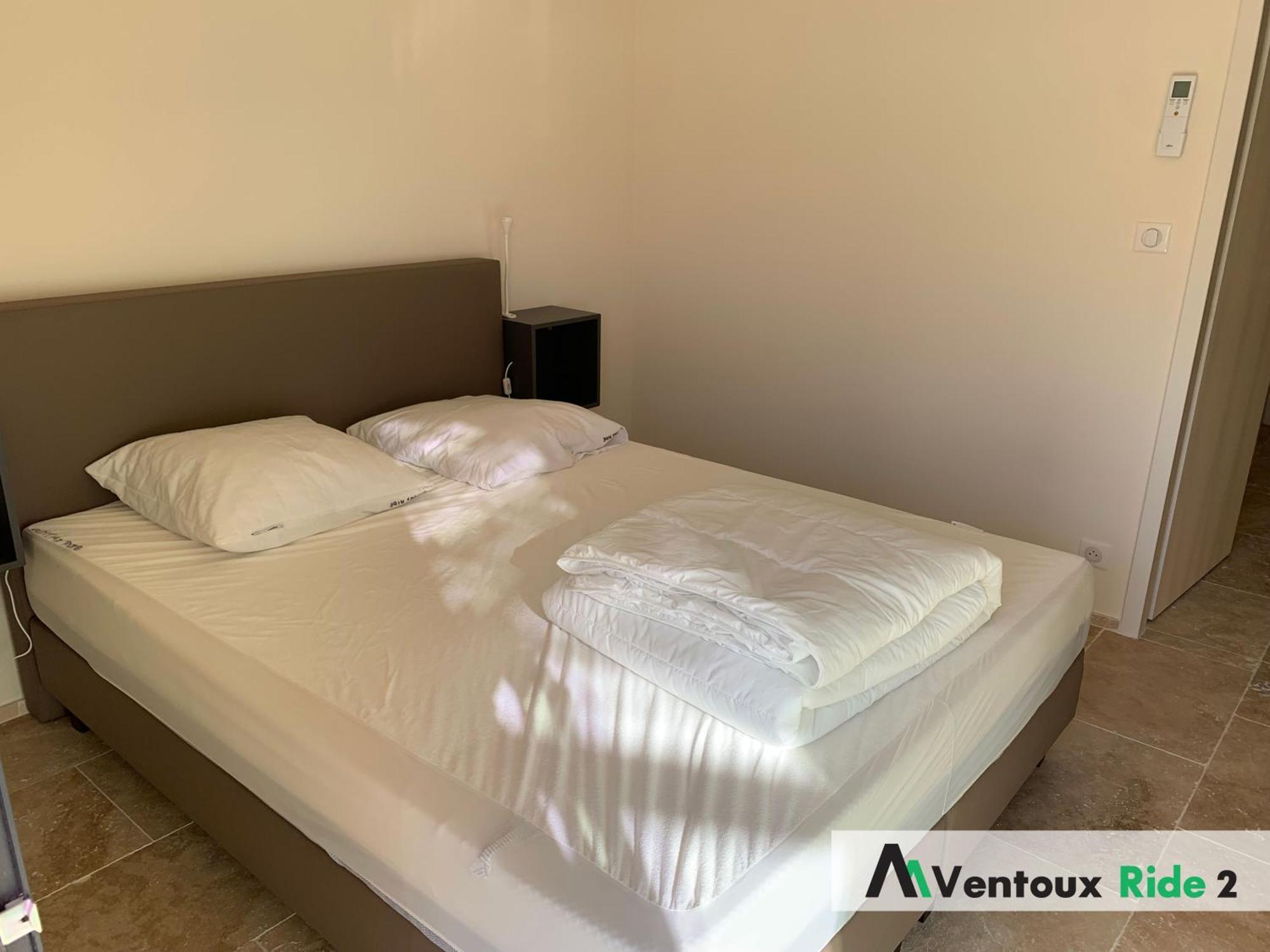 Ventoux Ride Apartment Malaucène Стая снимка
