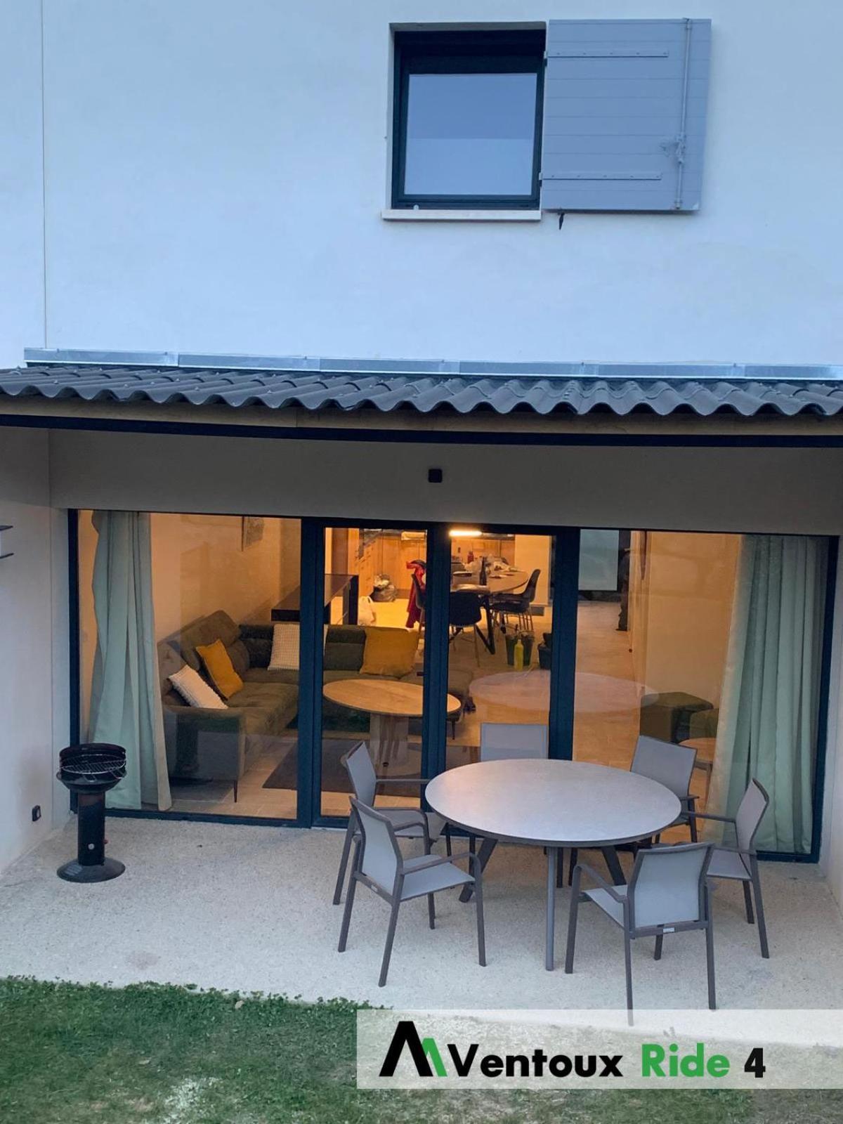 Ventoux Ride Apartment Malaucène Стая снимка