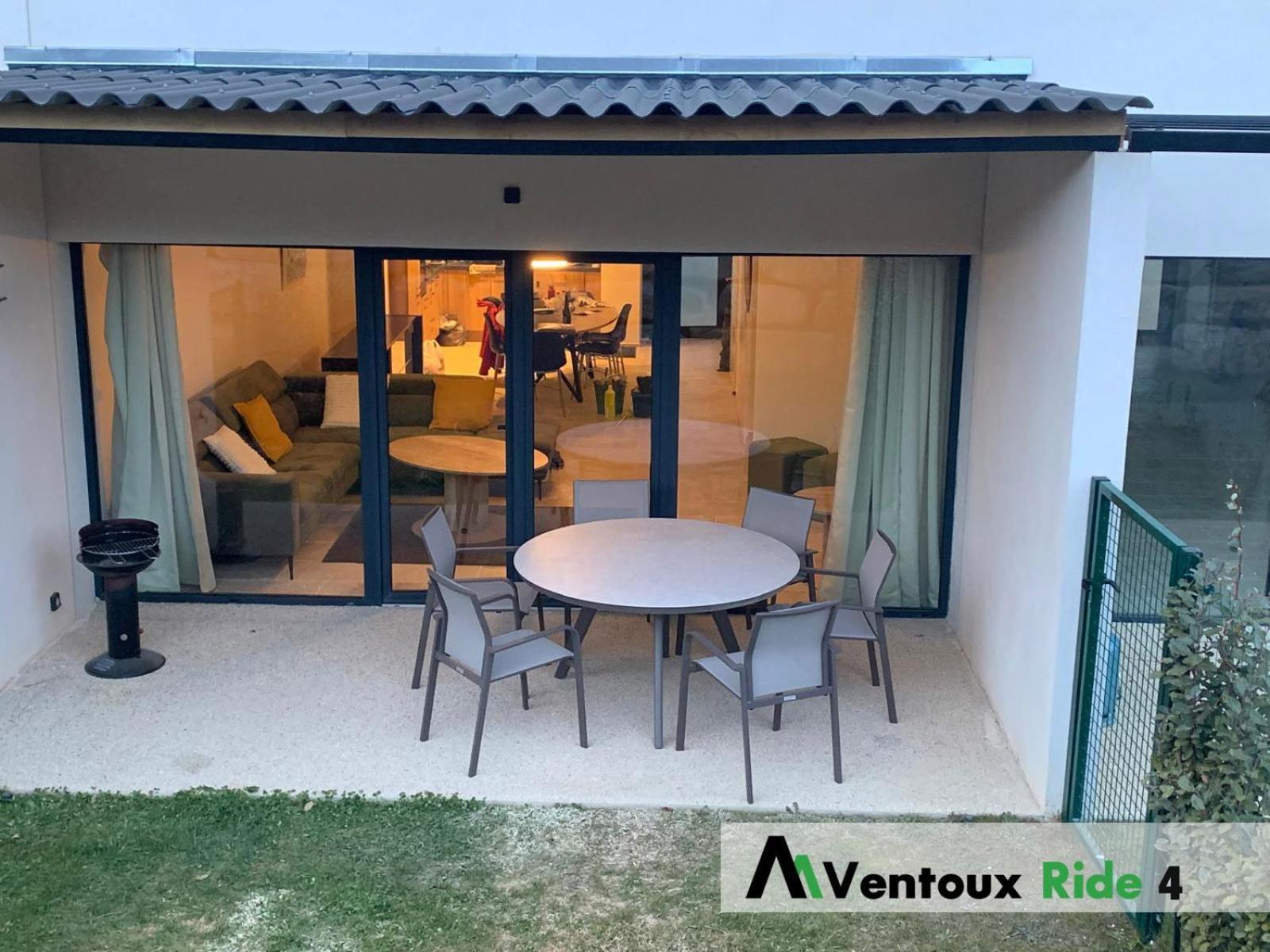 Ventoux Ride Apartment Malaucène Стая снимка